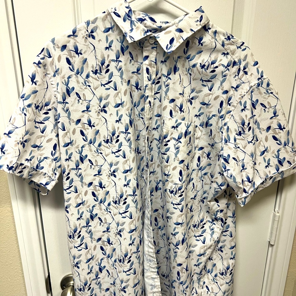Apt. 9 short sleeve button up shirt Size XL